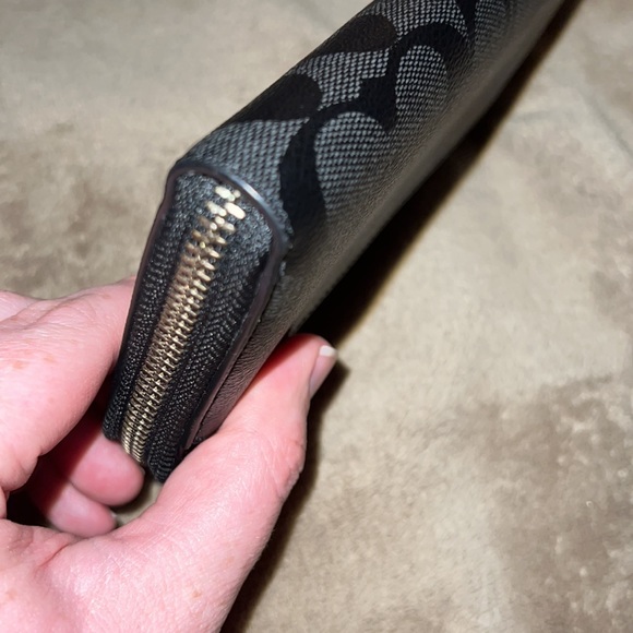 coach large wallet - Picture 8 of 11